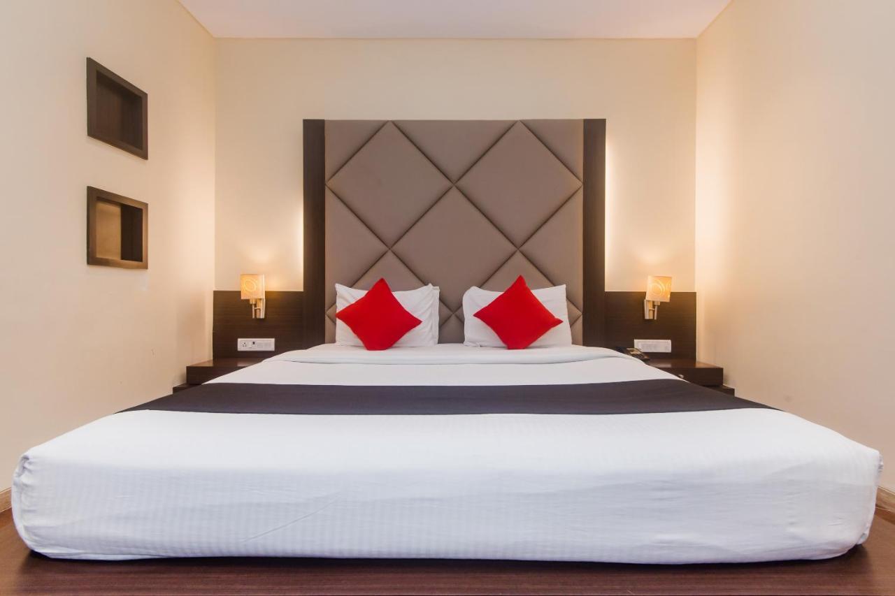 Hotel Capitol Тхане Экстерьер фото